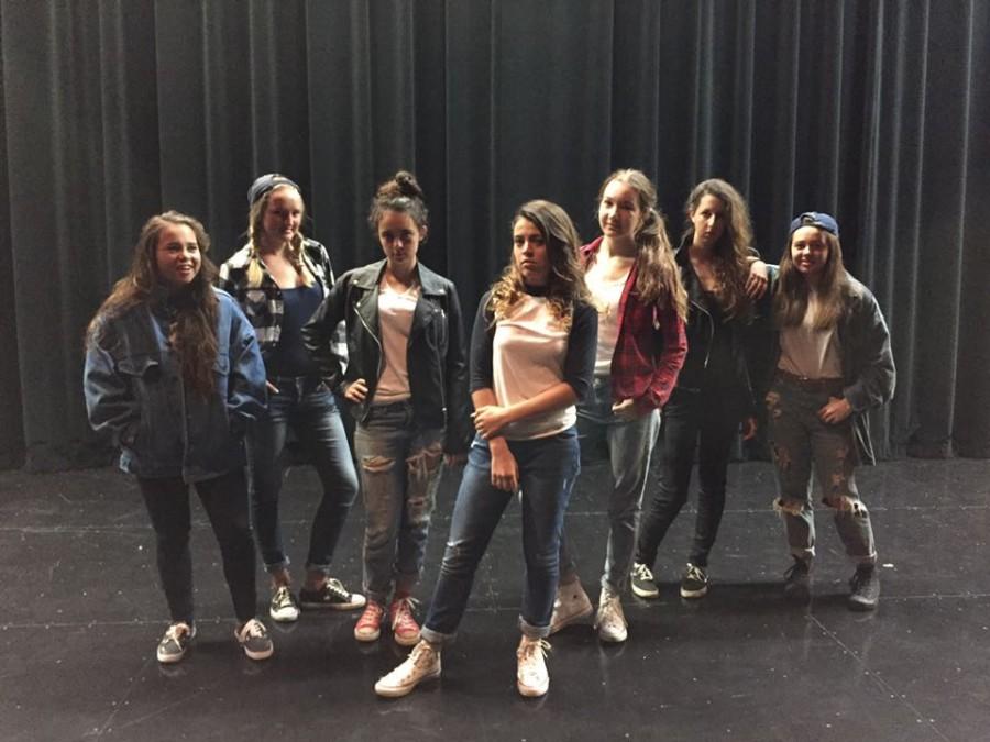 The Outsiders will feature an all-female cast as the greasers.