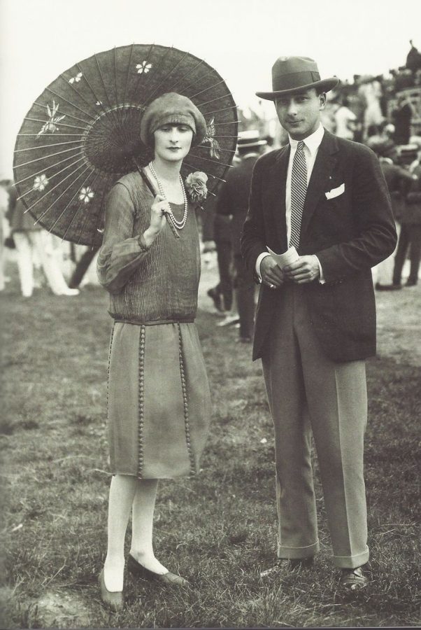 The simplicity of 1920s fashion is seen here in the plain yet stylish clothing. 